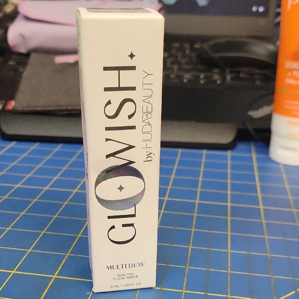 HUDA BEAUTY GloWish Multi Dew Skin Tint - 09 Extra Tan 40ml New Sealed Box